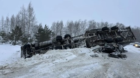 Водитель грузовика признал вину в смертельном ДТП под Виргой
