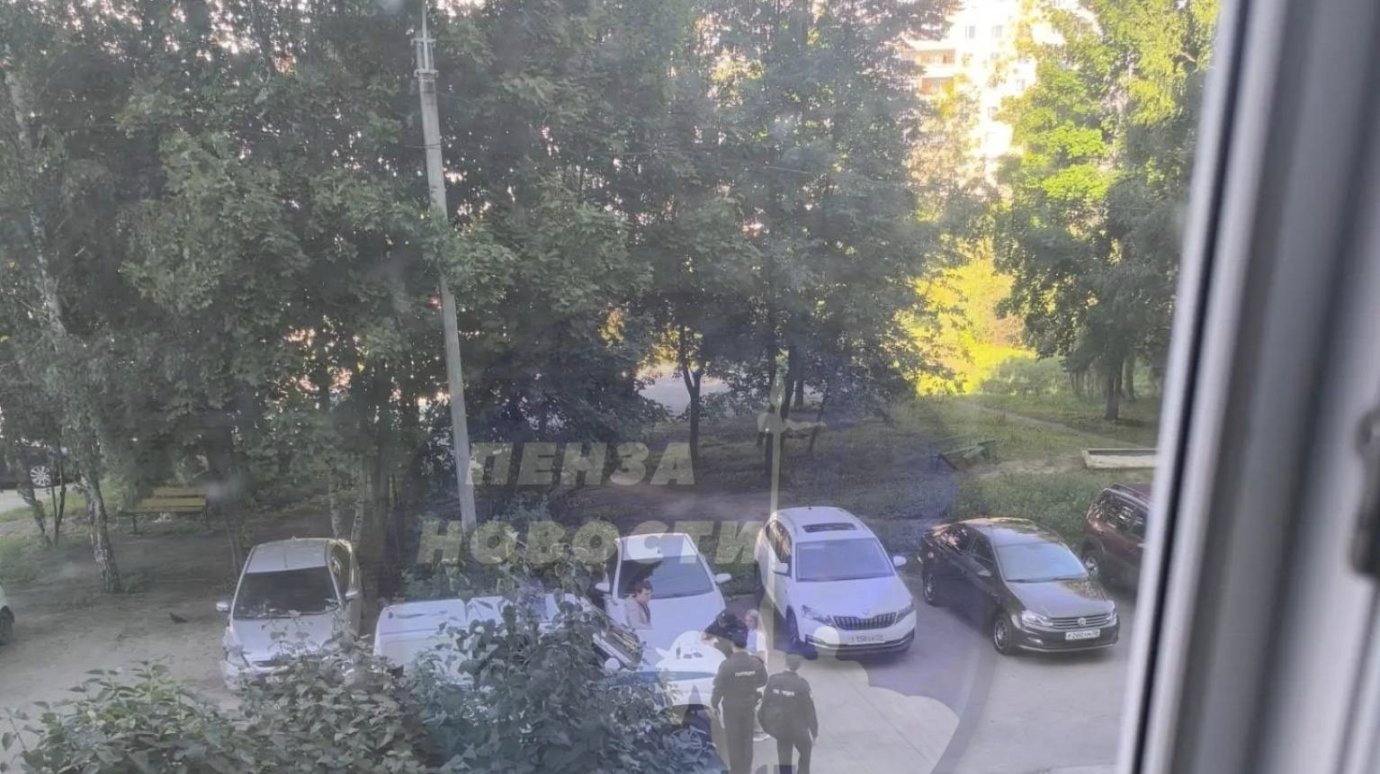На проспекте Строителей мужчина погиб при падении с высоты