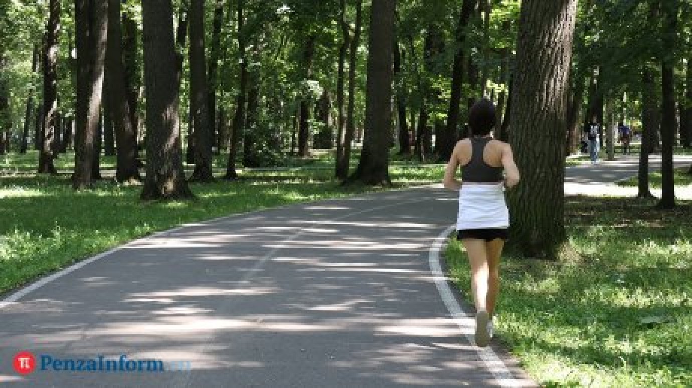 Россиянка случайно раскрыла зарплату начальника коллегам и лишилась работы