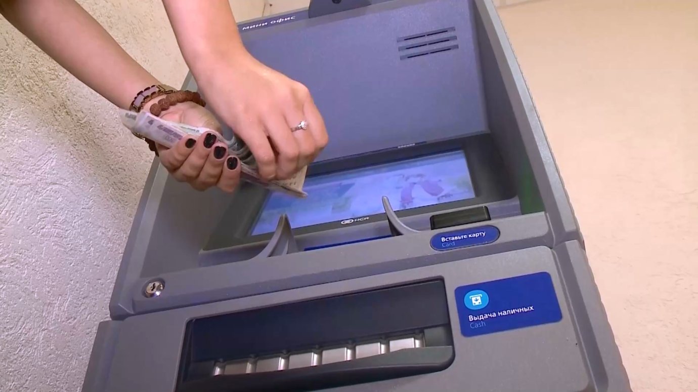 Орловчанка забрала у земетчинской пенсионерки 750 000 рублей