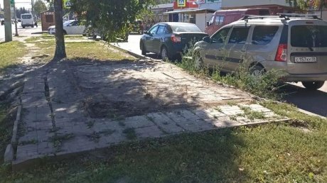 На проспекте Строителей демонтировали незаконный ларек