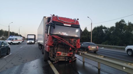В Рамзае водитель легкового автомобиля пострадал в ДТП с фурой