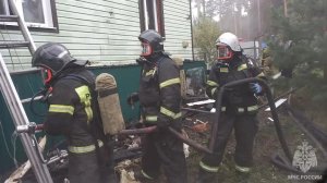 В Сосновоборске сгорел трехквартирный жилой дом