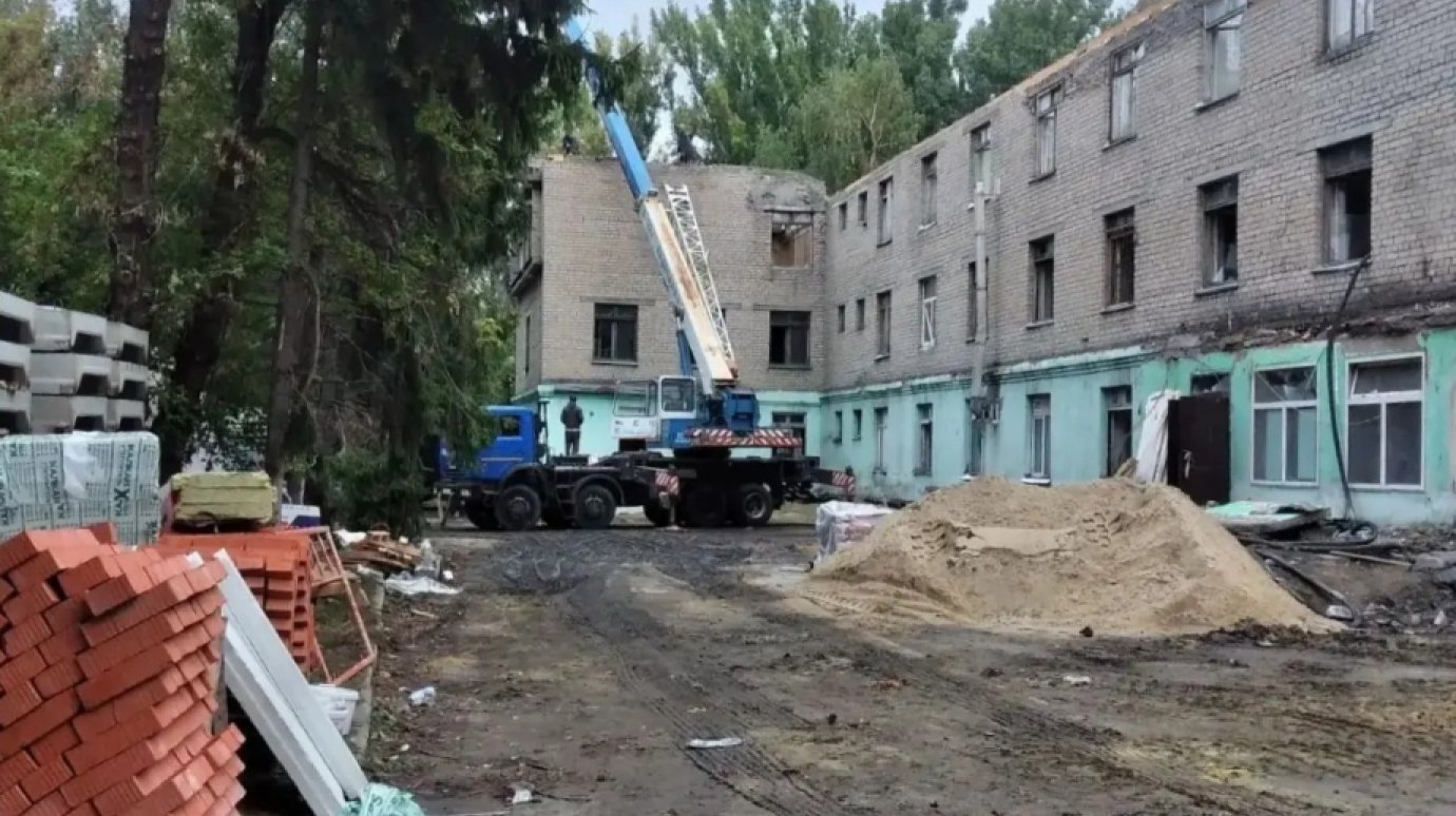 В поликлинике на Парковой укрепляют фундамент