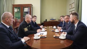 Кандидаты в губернаторы передадут Олегу Мельниченко наказы граждан