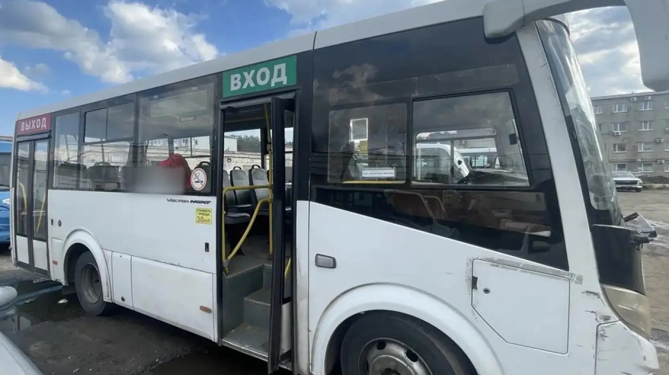 В Пензе девочка выпала из автобуса во время движения
