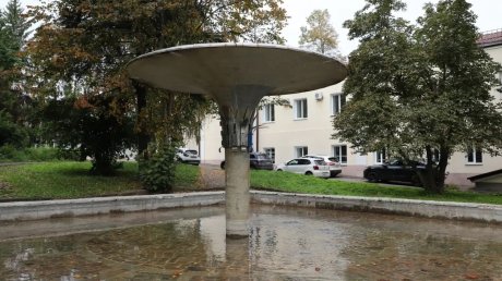В Пензе провели пробный пуск фонтана в сквере «Ласточка»