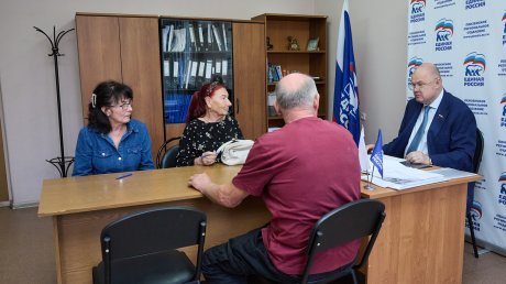 Вадим Супиков выслушал обращения избирателей