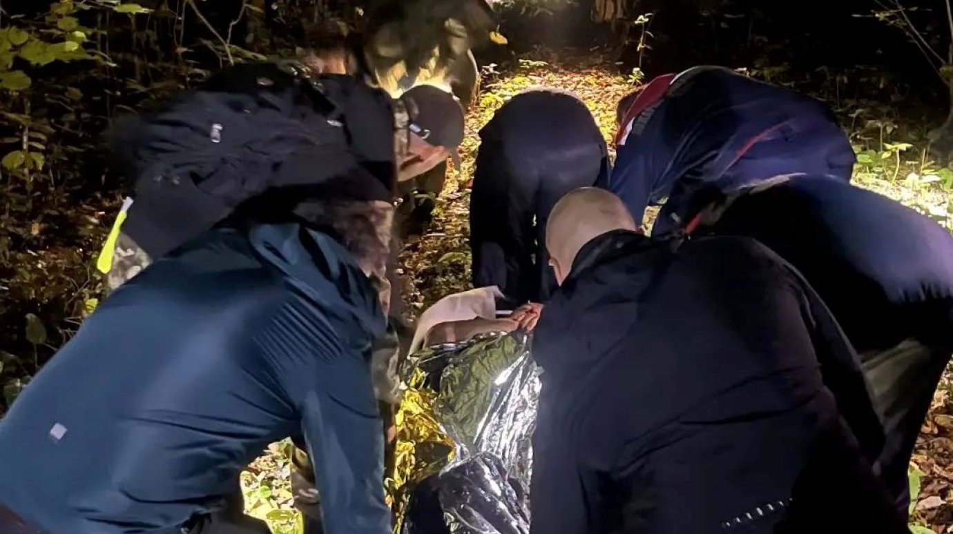 В Бессоновском районе потерявшегося грибника эвакуировали из леса