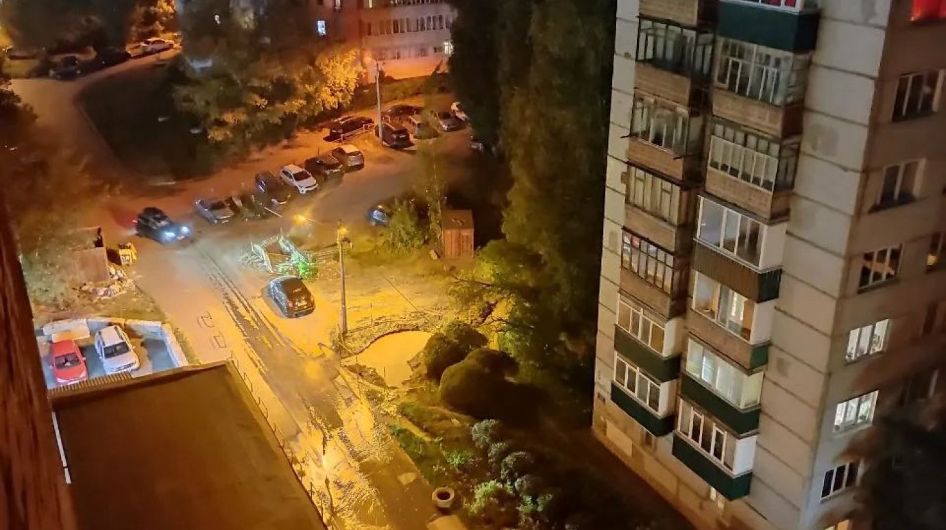 В домах на Окружной из-за повреждения трубы отключили воду