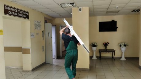 В Пачелмской участковой больнице меняют окна