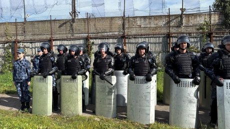 В Пензе отрепетировали подавление бунта заключенных