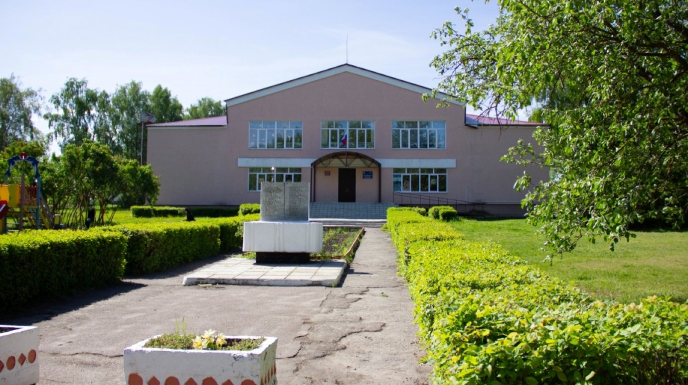 В поселке Лунино появится современный кинозал