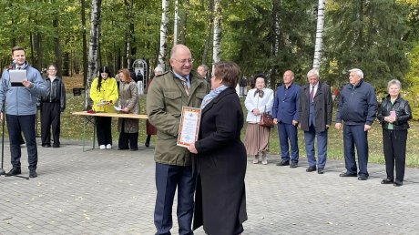 Названы имена педагогов, попавших в галерею Учительского сквера