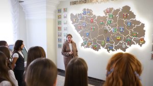 Губернатор: дан старт циклу экскурсий школьников по зданию правительства