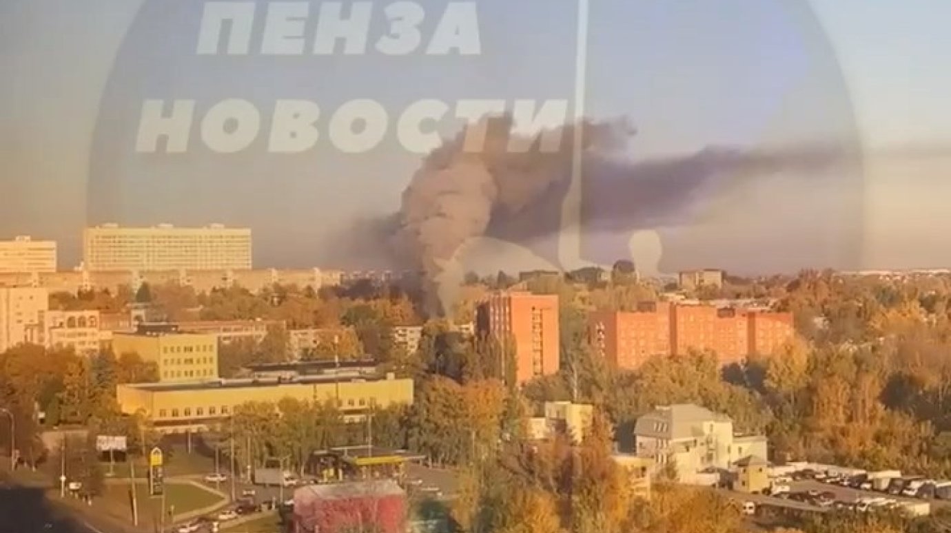 На улице Ульяновской в Пензе загорелся расселенный дом