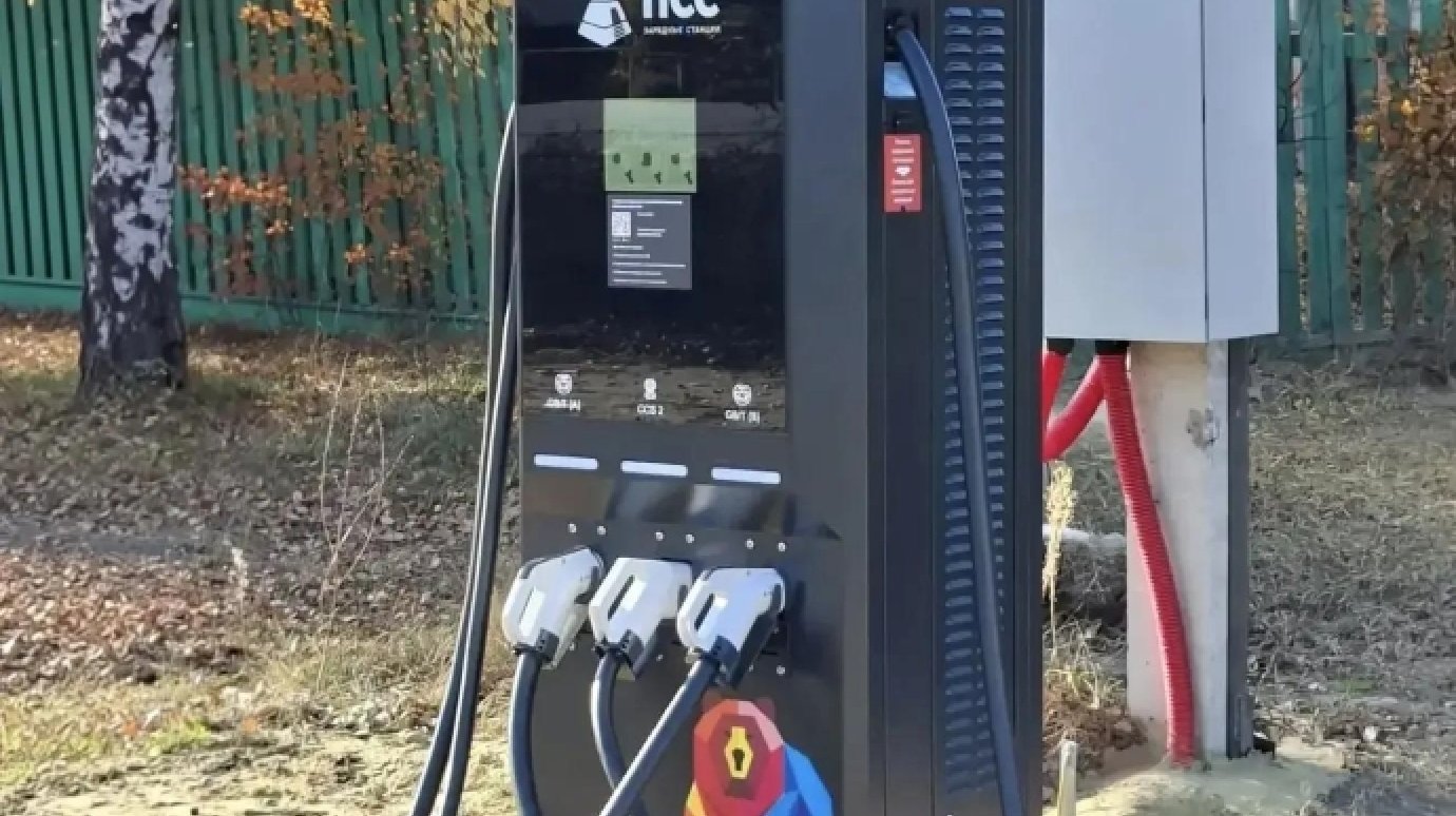 В Никольске открыли электрозарядную станцию