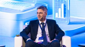 Эксперты допустили ослабление до 90 рублей за доллар к концу 2027-го