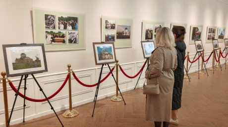 В Пензе работает бесплатная фотовыставка, посвященная храмам