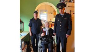 Перенесшему операцию 90-летнему переселенцу выдали паспорт