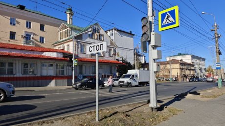 На нерегулируемом переходе на ул. Кирова установили светофор