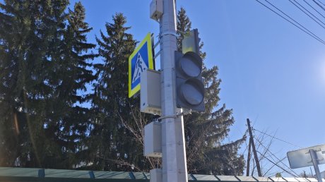 На нерегулируемом переходе на ул. Кирова установили светофор