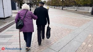 28 октября поздравим бабушек и дедушек