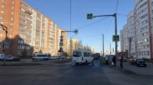 На опасном участке улицы Антонова заработал светофор